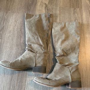 Knee high loose top suede boots